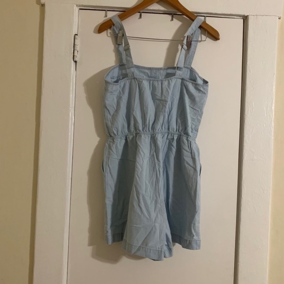 Light Wash Overall Shorts Romper Size Small - Picture 6 of 7